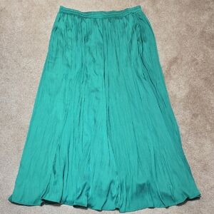 Elegant Kelly Green Anthropologie Women's Pleated Maxi Skirt